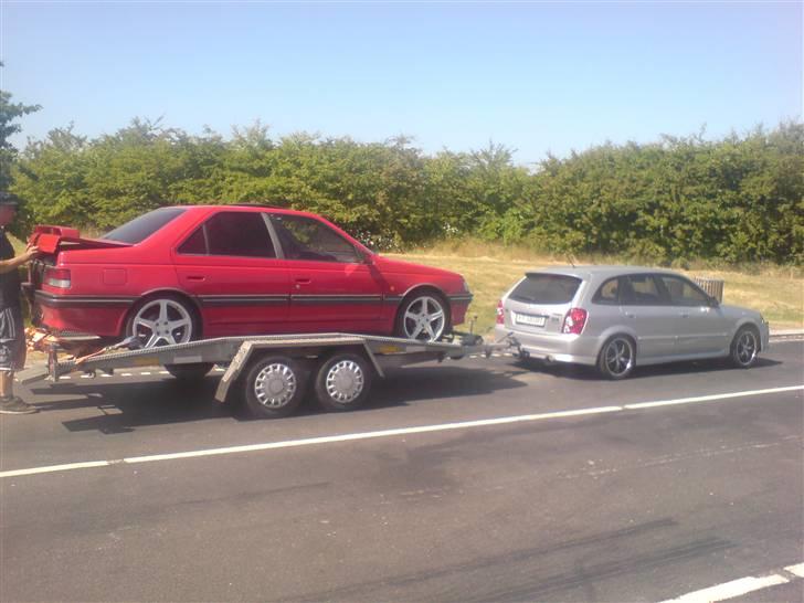 Mazda 323F 2,0Sportive Solgt - Mazda´en på arbejde efter DHB billede 3