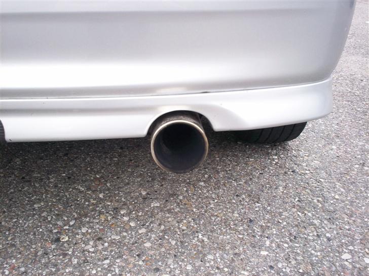 Mazda 323F 2,0Sportive Solgt billede 4