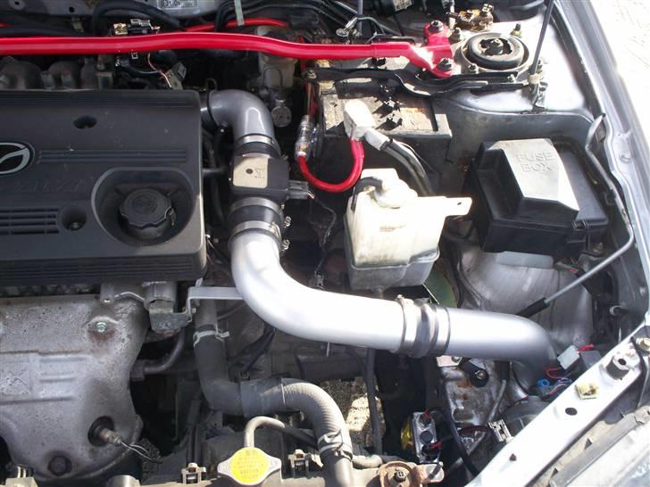 Mazda 323F 2,0Sportive Solgt billede 9