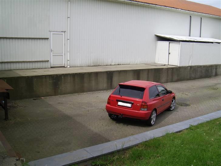 Mazda 323 16 v billede 12