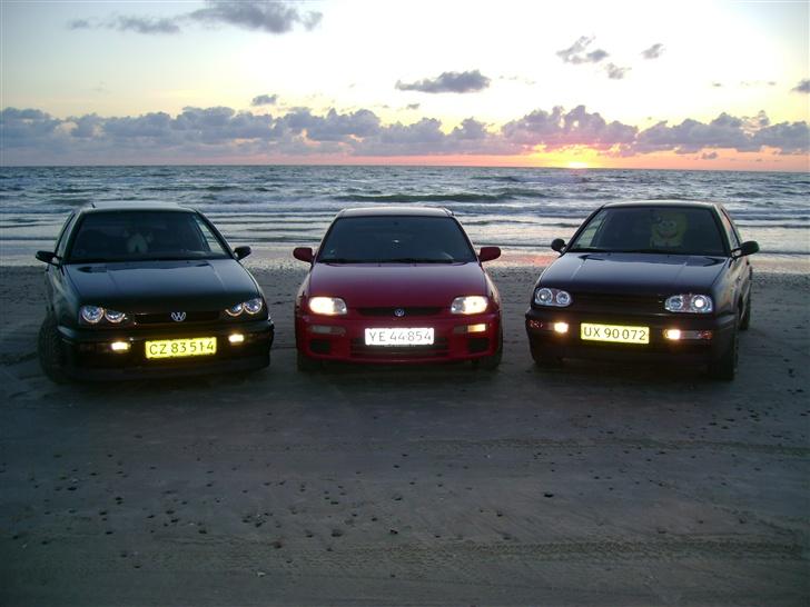 VW Golf III 1.9 GTD (Solgt) - Her er billedet af os fra TeamXtremeIce.dk. Vi får snart siden op og kører. Min længst til højre. billede 1