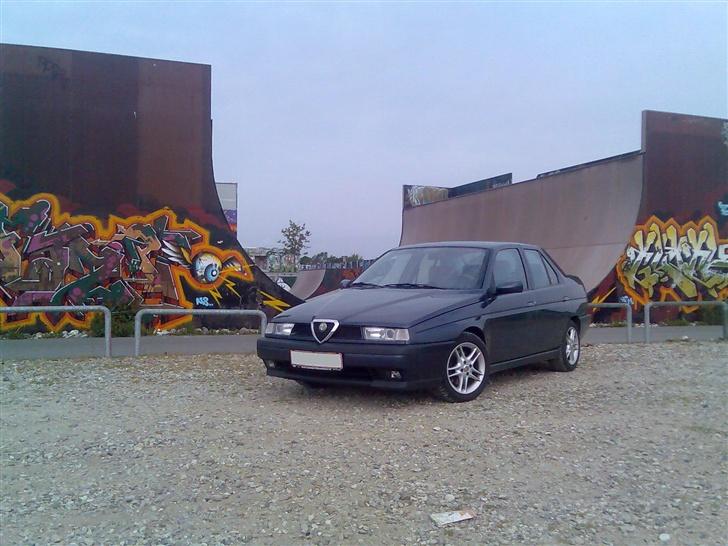 Alfa Romeo 155 2.0-16v "Super"(mk2) - Her holder vi ved "Half-pie´en" i Roskilde billede 8