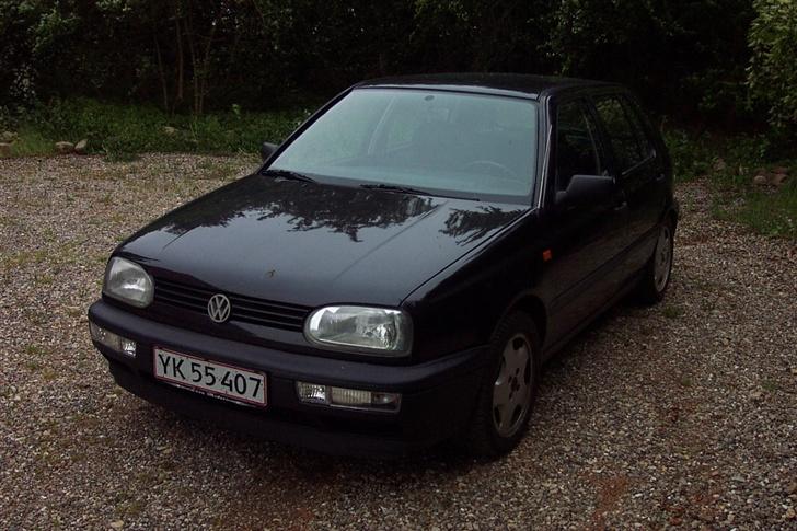 VW Golf 3 *SOLGT* - Forfra billede 1