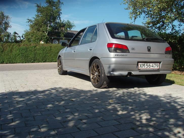 Peugeot 306 2,0 HDi "Løven" SOLGT - Lækkert med de nye fælge! ;) billede 4