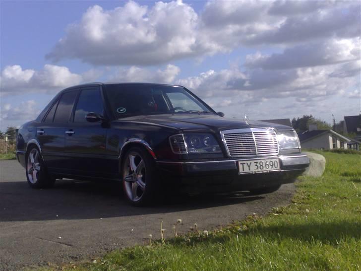 Mercedes Benz W124 billede 1