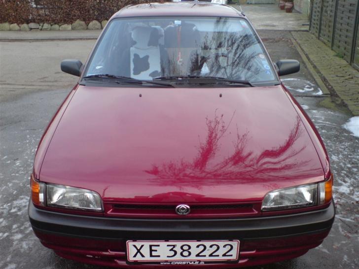 Mazda    323 SOLGT  2011 billede 5