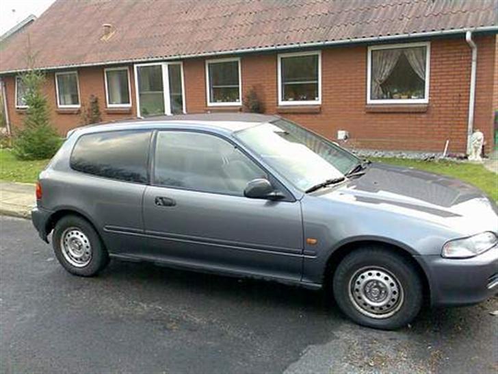 Honda civic >>>SOLGT<<< - sån så bilen ud da jeg købte den bare uden film :D billede 20