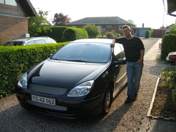 {{currentPhoto.altText}} billede {{currentPhoto.number}}