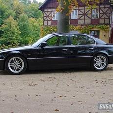 BMW 740
