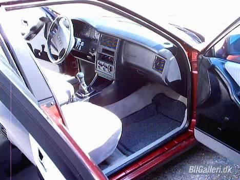 Audi 80 - Her kan du se det er velour-sæder (svært at få rent) billede 4
