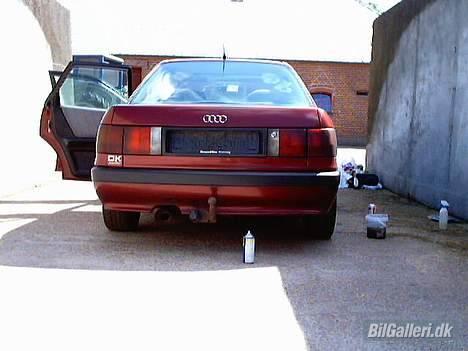 Audi 80 - Bagenden af bilen. billede 10
