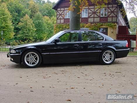 BMW 740 billede 2
