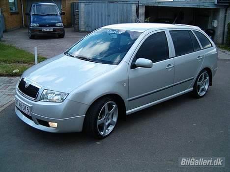 {{currentPhoto.altText}} billede {{currentPhoto.number}}