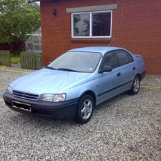 Toyota carina //død\\