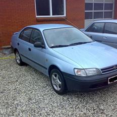 Toyota carina //død\\
