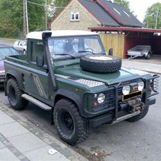 Land Rover Defender 90 (SOLGT)
