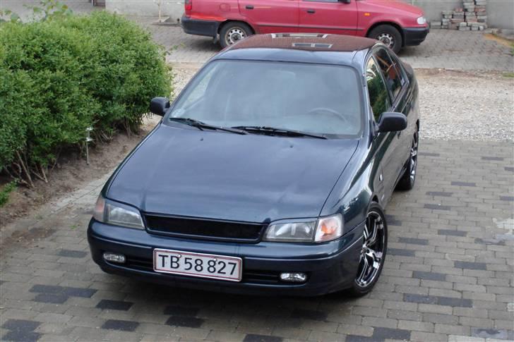 Toyota carina e  (SOLGT) billede 2