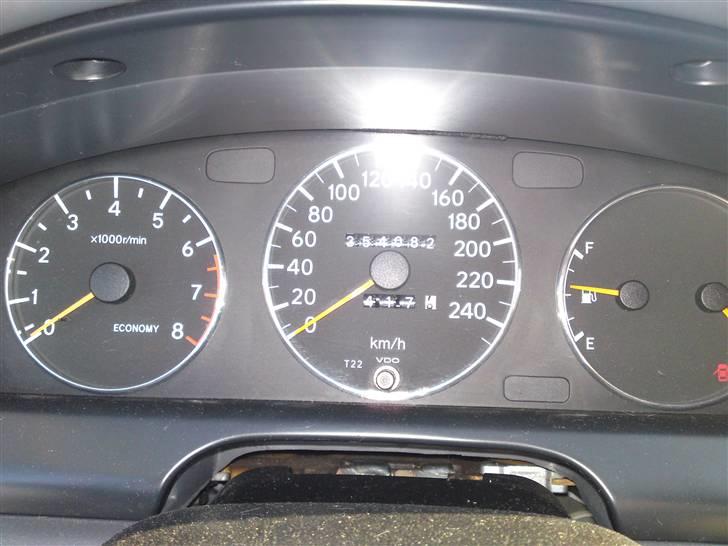 Toyota carina e  (SOLGT) - ulu ringe i speedometer. billede 9