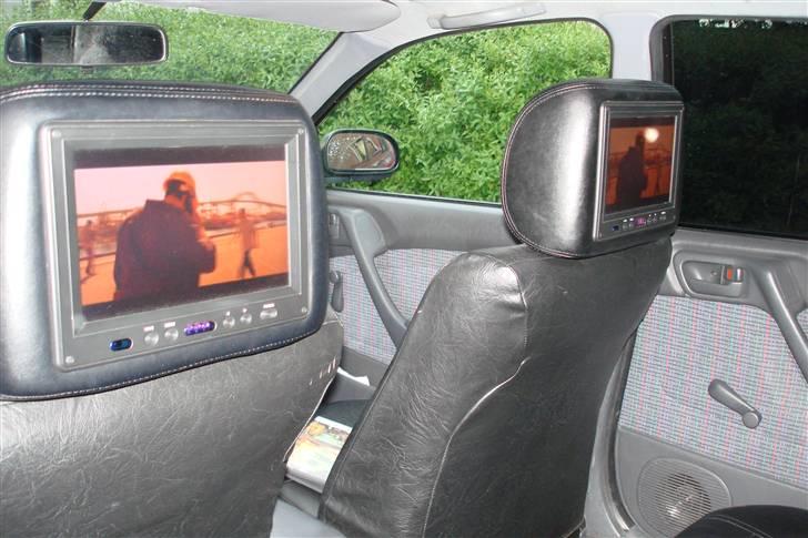 Toyota carina e  (SOLGT) - 9 tommer skærm bagi . billede 12