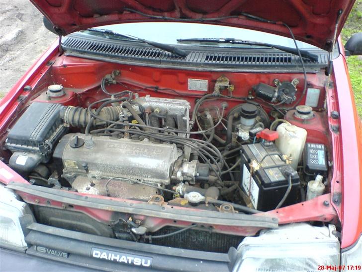 Daihatsu Charade - SKROTTET - Fin motor, men skal gøres noget ved.  billede 9