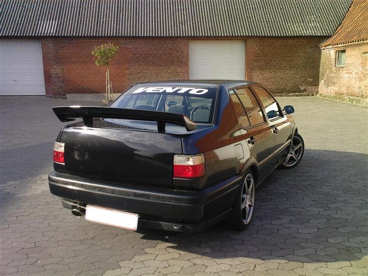 VW Vento 1.8 GL [Solgt] billede 19