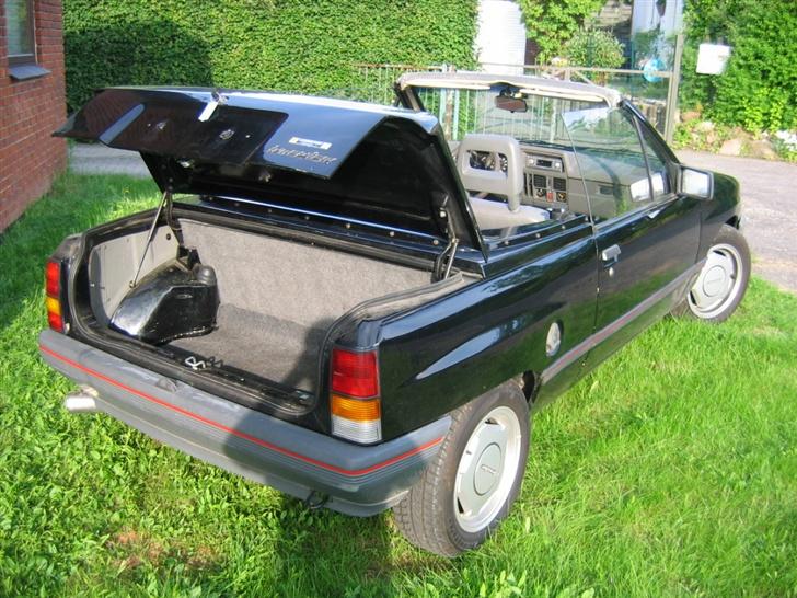 Opel corsa a cabriole - bagerummer er faktisk ok stort billede 12