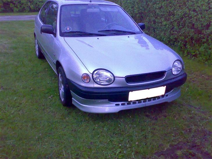 Toyota corolla -"SOLGT"- billede 2