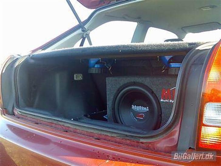 Honda Civic - 12" i bagagerummet billede 13