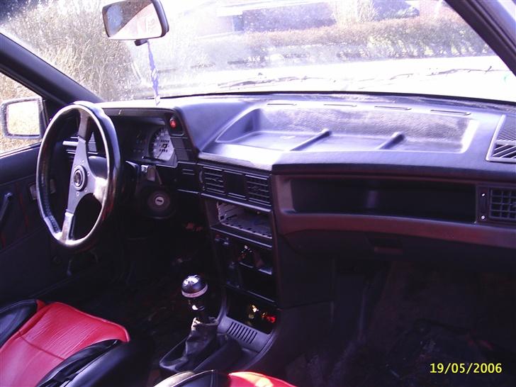 Opel Kadett 1,6i >>>SOLGT<<< - samme dag som jeg fik den hjem:) billede 4