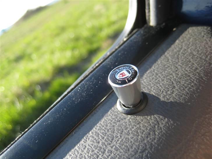 VW Polo 6N *Solgt 13/3-10* - Wolfsburg Edition doorpins - lækker lille detalje ;) billede 15