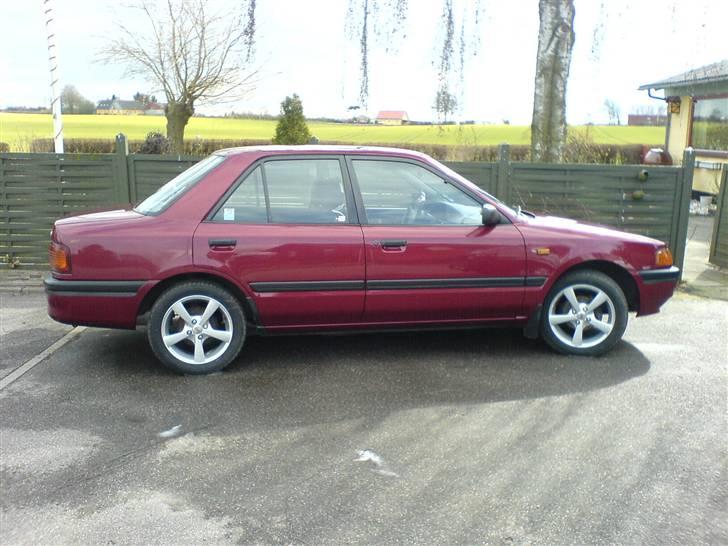 Mazda    323 SOLGT  2011 billede 10