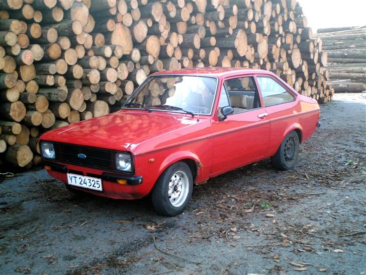 Ford Escort 1300  SOLGT billede 1