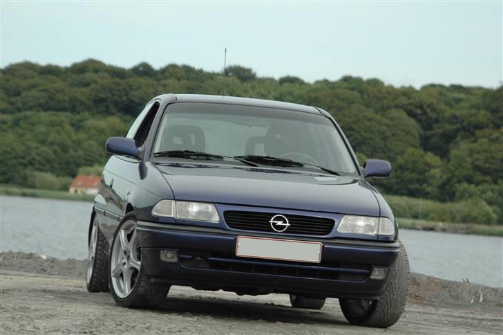 Opel astra GSI 2,0 SOLGT billede 3