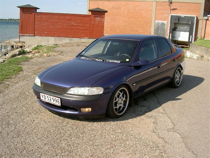 Opel Vectra B 2.0i 16V (SOLGT) billede 1