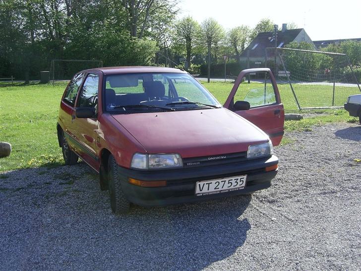 Daihatsu Charade Skrottet:( billede 1