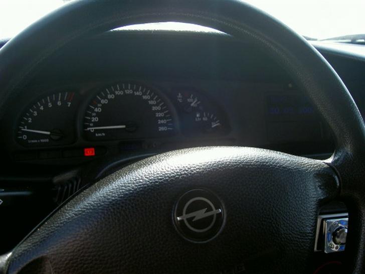 Opel Vectra B 2.0i 16V (SOLGT) billede 8