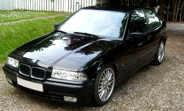 BMW 316i Compact *SOLGT* billede 2