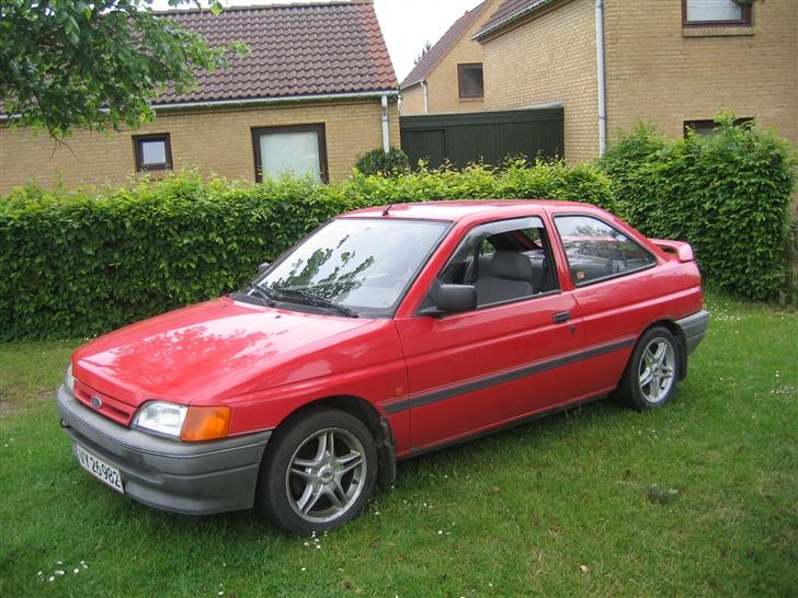 Ford escort 1.6(solgt)lortebil billede 17