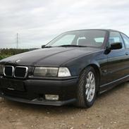 BMW 316i compact solgt