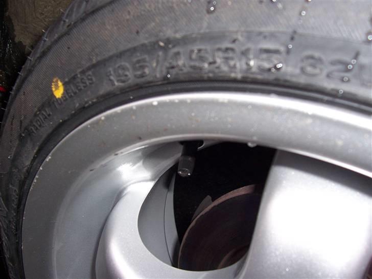 Skoda Felicia *SOLGT*  - 195 / 45 / R15 billede 6