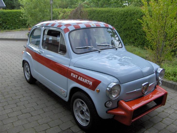 Fiat 600D - Taget d. 31/5 - Nu blev folien endelig monteret ! Fremtidige planer er motoroptimering, nye spejle + lidt småting jeg lige falder over. billede 16