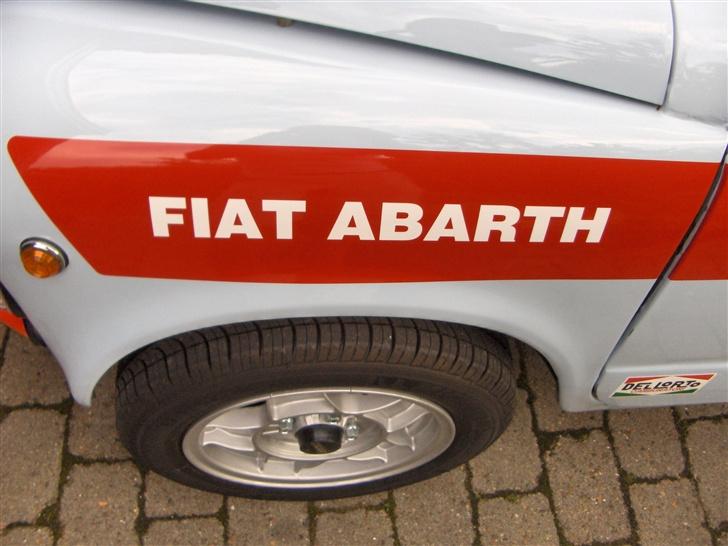 Fiat 600D - Taget d. 31/5 - Nu blev folien endelig monteret ! Fremtidige planer er motoroptimering, nye spejle + lidt småting jeg lige falder over. billede 19