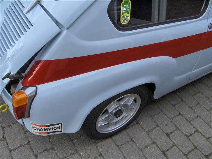 Fiat 600D - Taget d. 31/5 - Nu blev folien endelig monteret ! Fremtidige planer er motoroptimering, nye spejle + lidt småting jeg lige falder over. billede 20