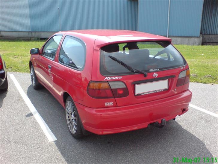 Nissan Almera 1.6 SR *SOLGT* - Fælgene fra en anden vinkel billede 9