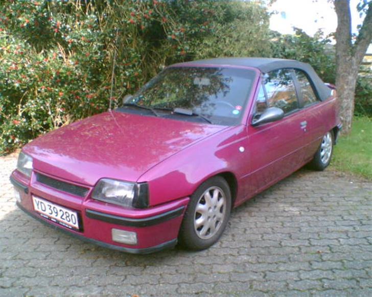 Opel Kadett E capriolet - Velkommen til min lækre kadetilak...  billede 1