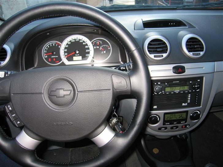 Chevrolet Nubira CDX C/C *SOLGT* - Cockpit billede 10
