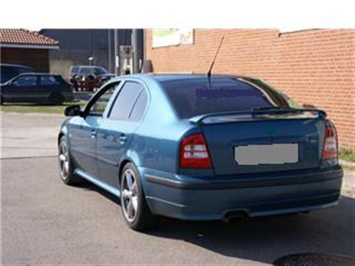 Skoda Octavia - En solskins dag inde i byen... billede 1