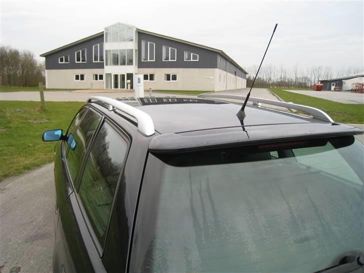 Audi A4 Avant 1.8Ts *SOLGT* - Har lige fået monteret bagspoiler og poleret rælinger billede 3