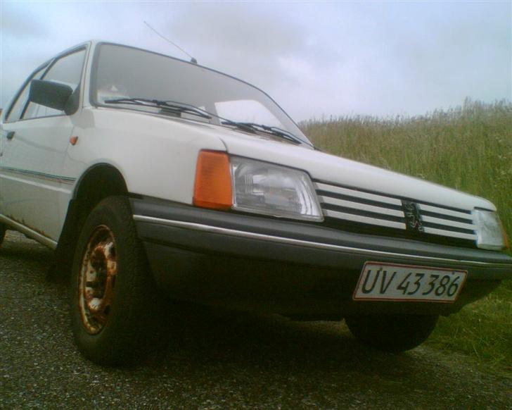 Peugeot 205 Junior billede 1
