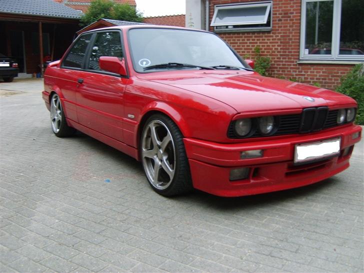 BMW 320i E30 SOLGT!!!! billede 1